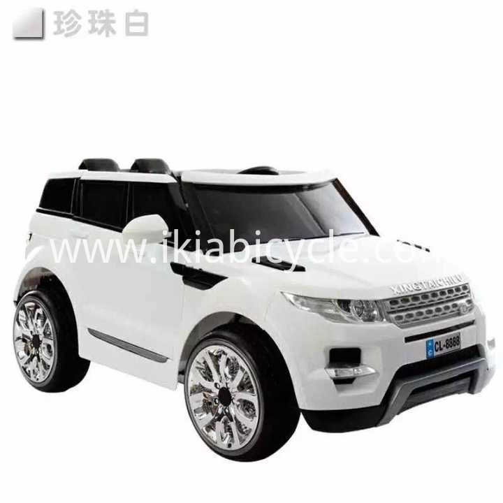 白色儿童玩具骑车